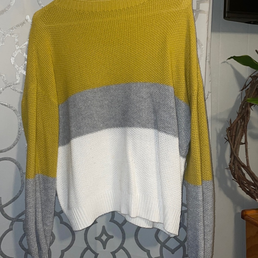 Sweater super cute for fall worn couple times good condition